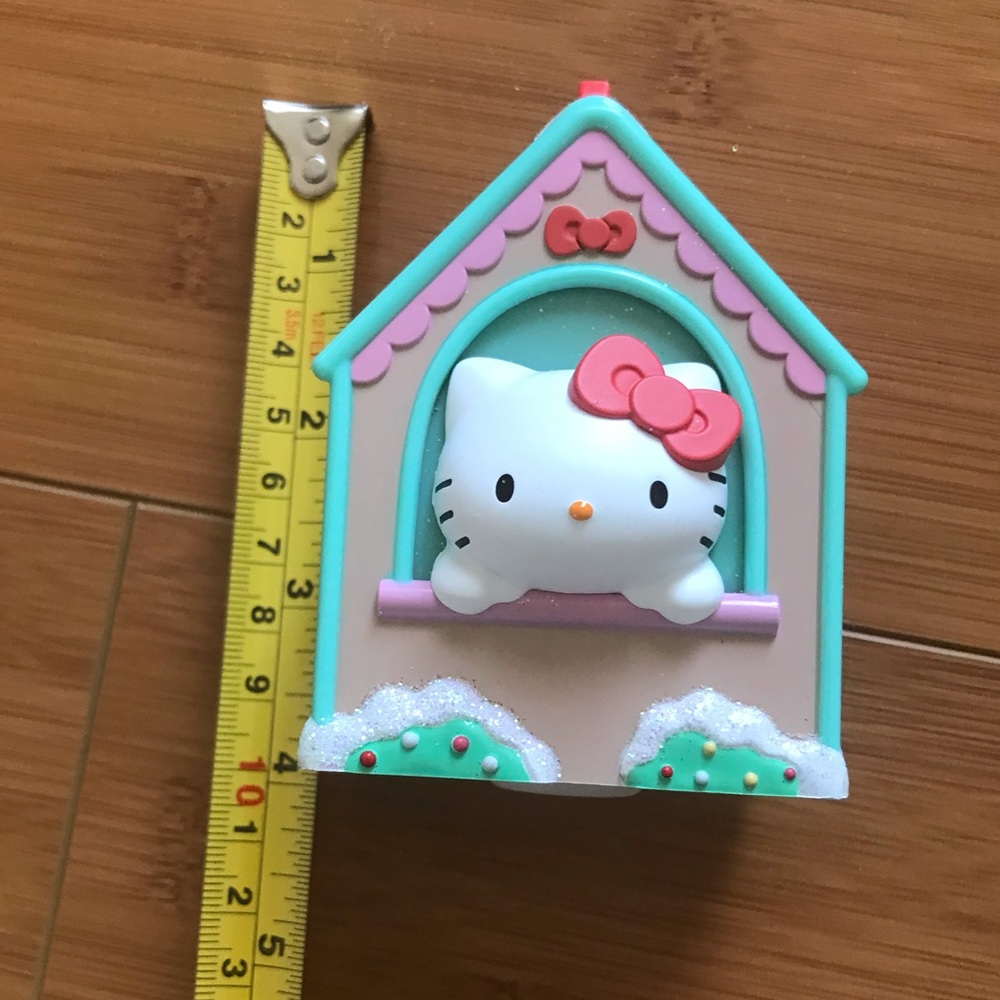 2018 Hello Kitty Keepsake Ornament - Picture 7 of 8
